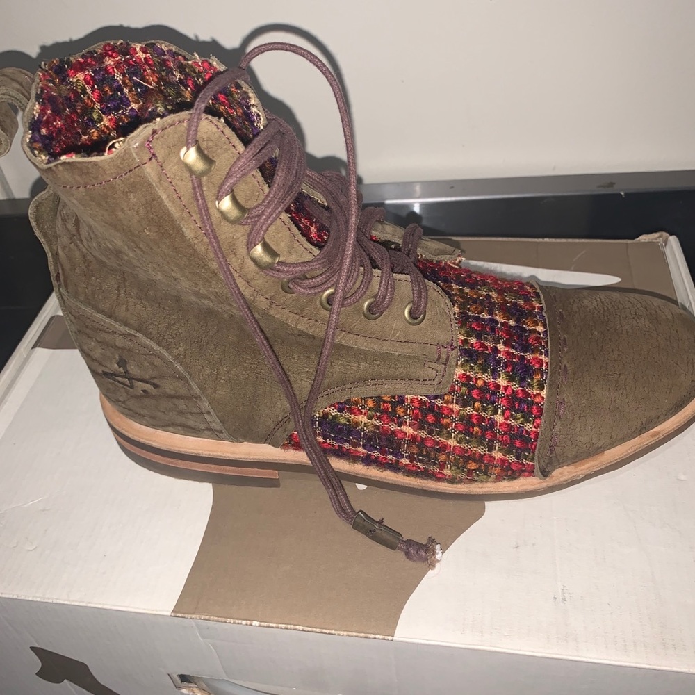 J Shoes - Picture 5 of 11